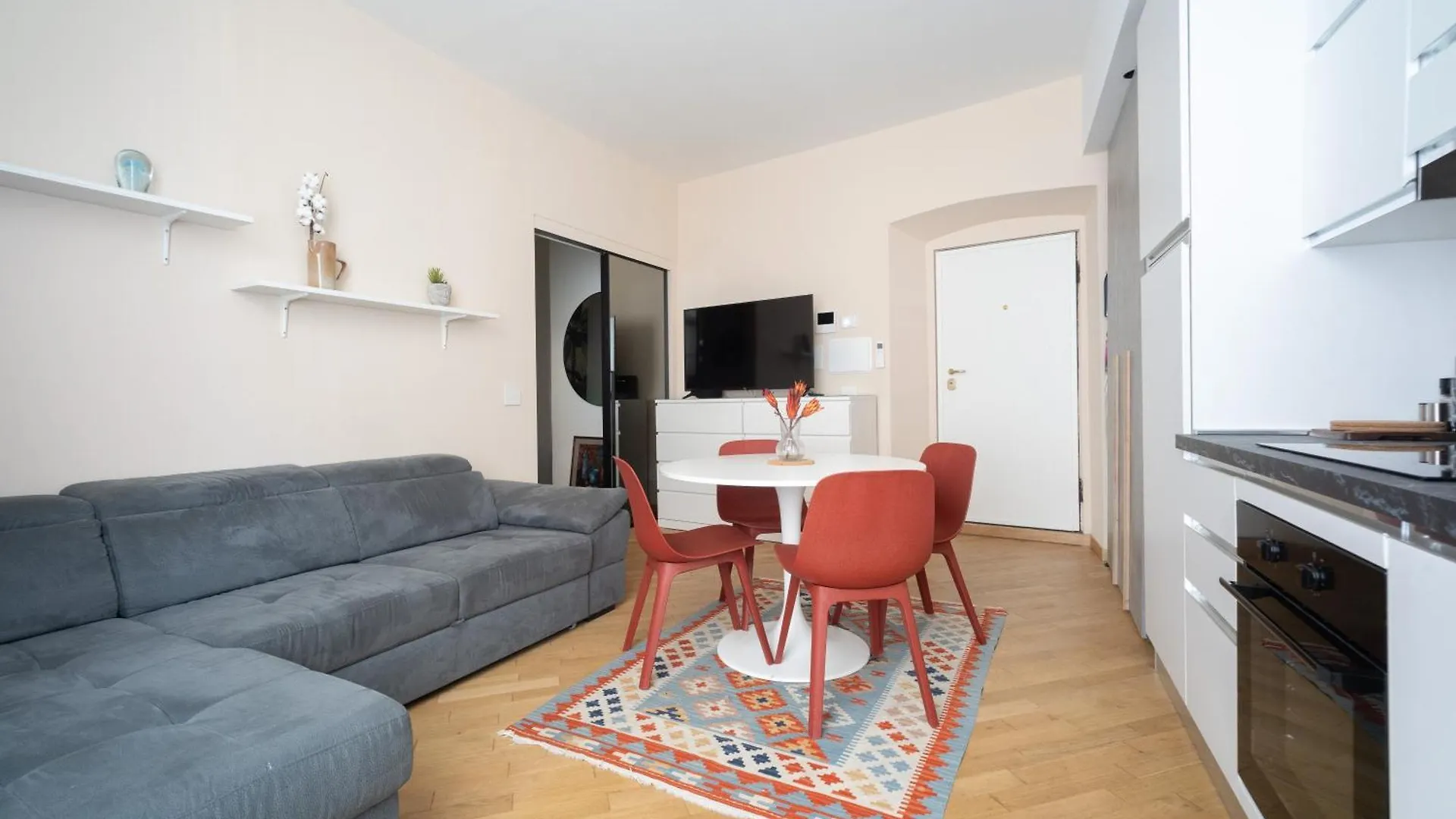 Al Donni Aircon City Center location
